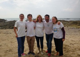 De gauche à droite : Clément (responsable expédition août), Servane (responsable suivi médical août), Yann (responsable des expéditions et de la communication), Alexandra (responsable encadrement juillet) et Flore (responsable des expéditions et de l