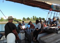 Petit concert sur le bateau