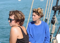 Sarah et Maelle observe le Fort…