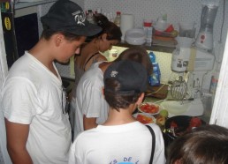 Les matelots apprennent à préparer des glaces à l’italienne