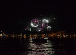 Très chouette ces feux d’artifice du bateau