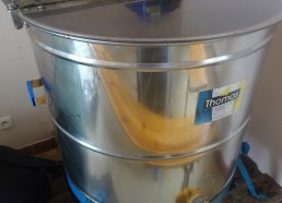 La centrifugeuse pour extraire le miel !