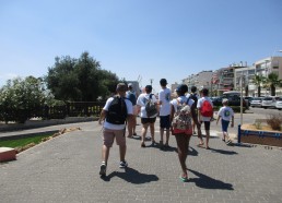 En route pour l’institut, 20 minutes de marche le long de la promenade