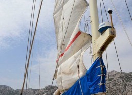 On descend la grand’ voile