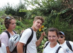 Matelots dans le jardin