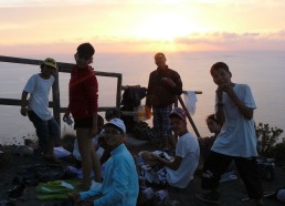 Pique-nique sur le site d’observation du volcan