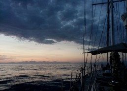 Le jour se lève sur le cap corse