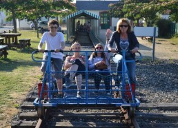 Le Rotary permet aux matelots de découvrir le vélo rail 