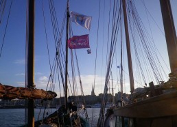 Le Bora Bora dans le port de St Malo