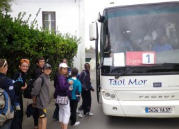 Les Matelots ont pu circuler en bus, gracieusement mis à disposition par Taol Mor