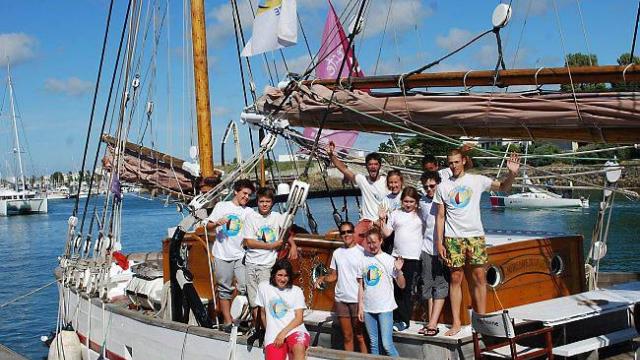 Huit jeunes matelots embarqués pour mieux guérir, Ouest France 09 août 2013