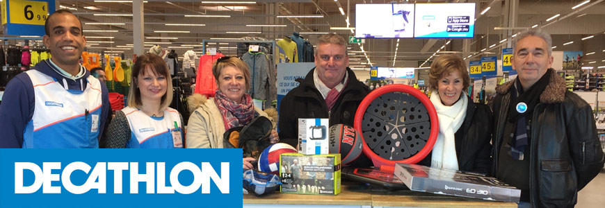 "MATELOTS de la VIE" à la remise du traîneau du Père Noël de DECATHLON