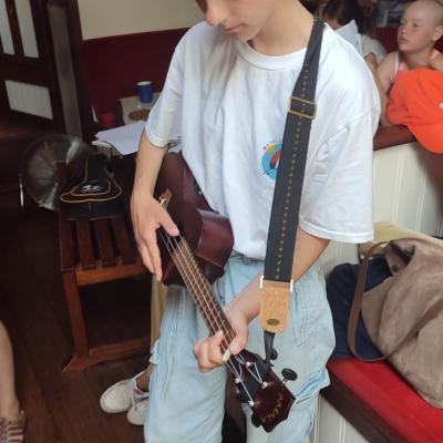 Maellice, future prof de ukulele