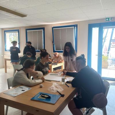 En Pleine Reflexion Sur Le Carnet De Bord Lou Lise Maely Et Nancy