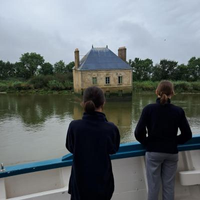 Lou et Lise découvrent la 