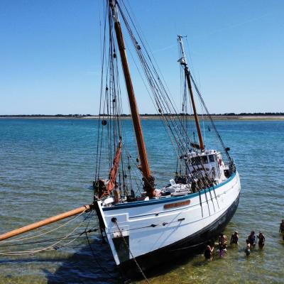 Vue du bateau en hauteur par le drone d’Alexandre