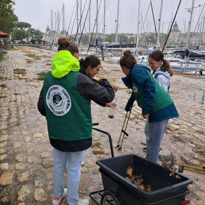Les filles en plein tri !