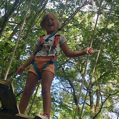 Marilou bien contente d’avoir réussi le parcours niveau 4. Bravo à elle !