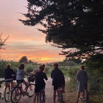 Balade à vélo en soirée
